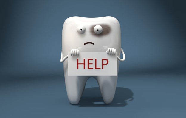 Illustration of a tooth holding a help sign.